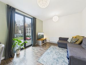 LOUNGE AREA- click for photo gallery